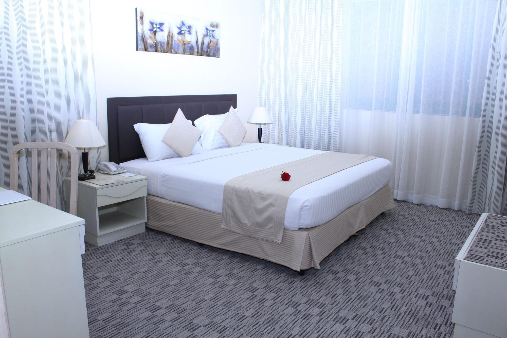 Wescott Pearl Hotel Apartments Dubai Exteriör bild