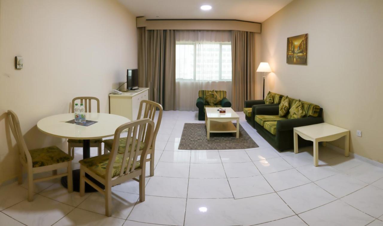 Wescott Pearl Hotel Apartments Dubai Exteriör bild