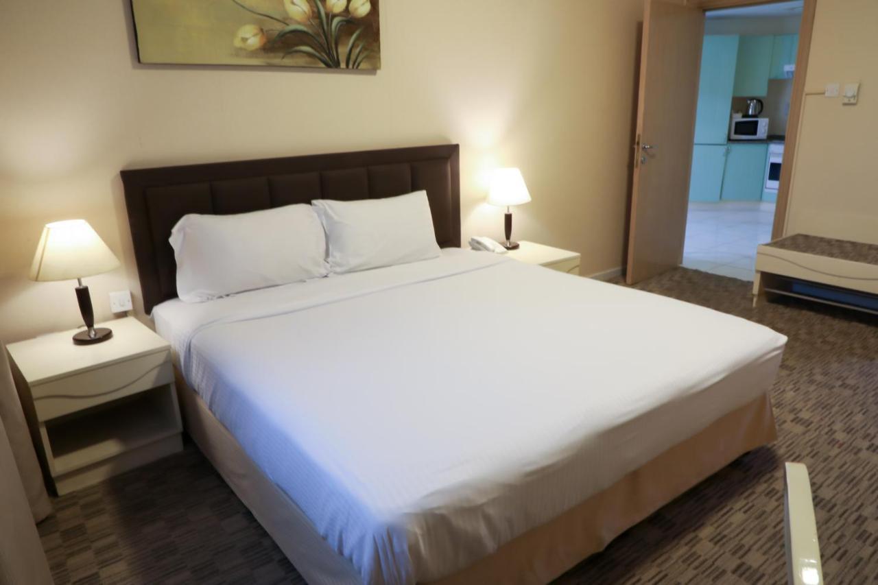 Wescott Pearl Hotel Apartments Dubai Exteriör bild