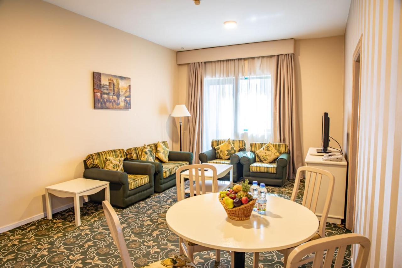 Wescott Pearl Hotel Apartments Dubai Exteriör bild